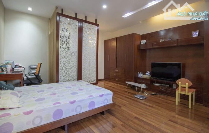 Nguyên Hồng – 76m², nhà phân lô, vỉa hè rộng – giá 18 tỷ - 3