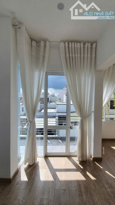 🌈Bán nhà đẹp 3 tầng hẻm oto đường Quốc Tuấn - Giá 5,7 Tỷ - Tp Nha Trang Diện tích: 64,4m2 - 3