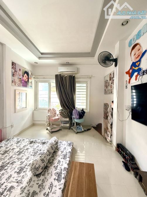 BÁN NHÀ 2 TẦNG HXH - SỔ VUÔNG NỞ HẬU 40M2 - NGAY LÊ ĐẠI HÀNG Q11 GIÁP Q10 CHỈ 11 TỶ - 3