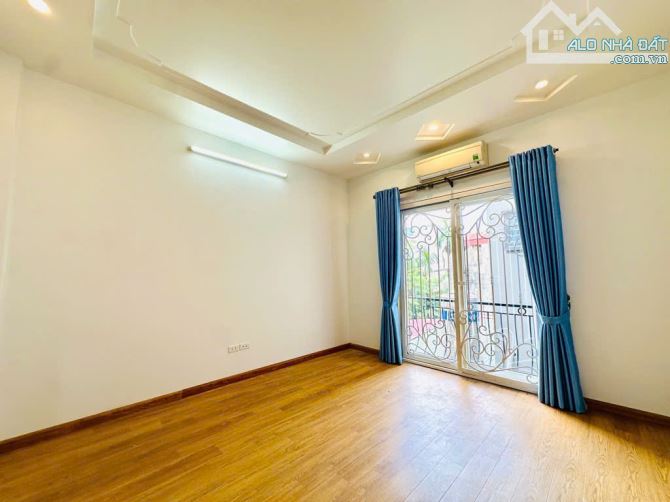 Diện tích khủng, full nội thất Nhà đẹp sát Phố Ngọc Thuỵ - Long Biên 44m x 5t giá 7.5 tỷ c - 3