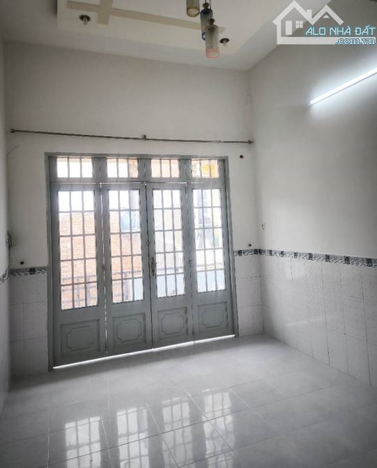 Bán nhà 3 tầng, 32m², Hẻm xe hơi, gần Hương Lộ 2, Lê Văn Quới, Ngã Tư Bốn Xã, chỉ hơn 3 tỷ - 3