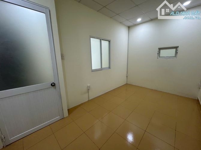 NHÀ P3 Q8 HẺM XE HƠI THÔNG- Cách trường Tiểu học Âu Dương Lân-chợ Rạch Ông chỉ 200m. - 3