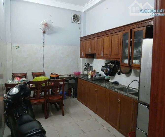 NHÀ CẦU DIỄN 4 TẦNG THOÁNG 36M2 - 3
