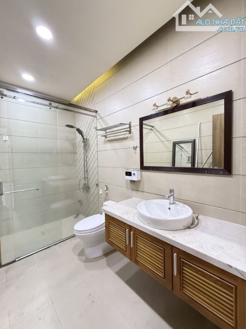 CẦN BÁN BIỆT THƯ CĂN ĐÔI GÓC – KDC VEN SÔNG – TÂN PHONG, QUẬN 7 – 258m² (15 x 18) – HẦM - 3