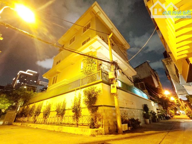 BIỆT THỰ BIỆT LẬP GIỮA LÒNG QUẬN 1, 239M2, 4 TẦNG, NỘI THẤT NHẬP 40 TỶ, LÔ GÓC 3 MẶT TIỀN - 3