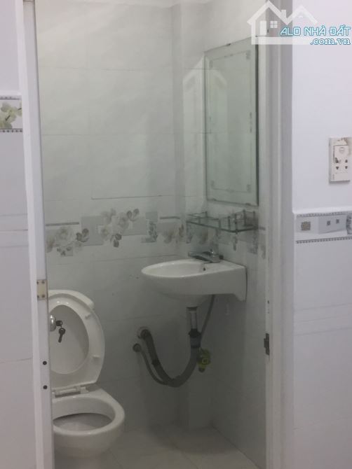 Cần BÁN NHÀ ĐƯỜNG NGUYỄN VĂN QUỲ QUẬN 7 DT4,1X11,2 M 1 TRỆT 2 LẦU 4 PN GIÁ 3,1 TỶ - 3
