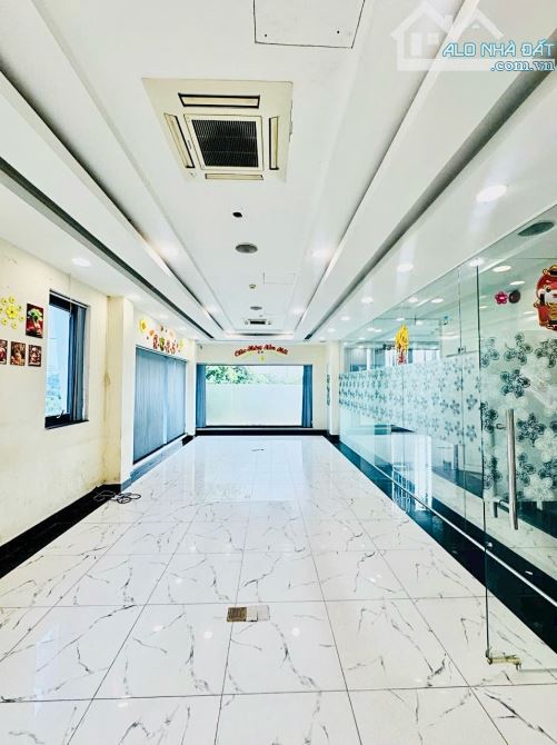 Văn phòng Tên Lửa - 5 tầng - Hầm - Thang máy - 10x20m - Cho thuê 700 triệu/ năm - 3