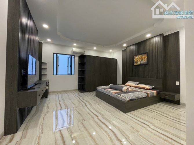BÁN NHÀ 3 TẦNG CÓ THANG MÁY TẠI ĐƯỜNG SỐ 13 ,  THIẾT KẾ TÂN CỔ ĐIỂN - 3