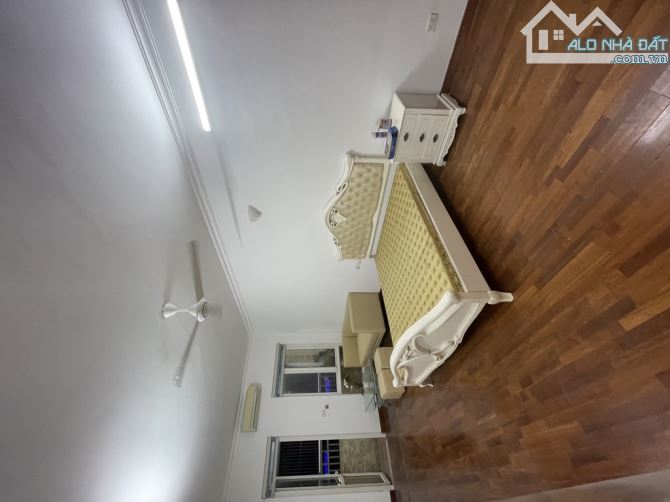 Căn hộ 24T2 Hoàng Đạo Thúy - 160m2 - 4N3VS - Tầng cao - Sổ đỏ chính chủ - 3