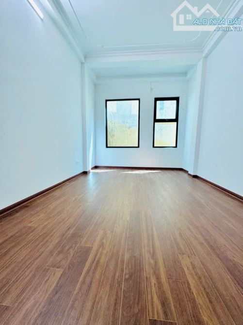 NHÀ ĐẸP 10M THẲNG TẮP RA ĐƯỜNG Ô TÔ TRÁNH KINH DOANH TẤP NẬP - CHỦ MỚI CHỈ VIỆC ĐẾN Ở NGAY - 4