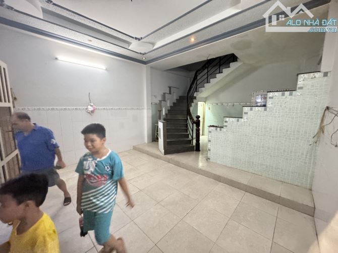 HOÀI THANH P14Q8 - 5X9M - NHỈNH 4 TỶ - KHÔNG GIAN THOÁNG MÁT - CÔNG NĂNG TỐI ƯU - 4