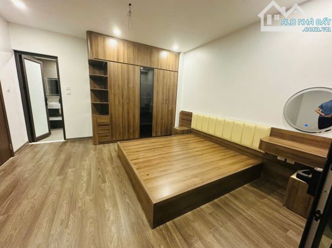 Nhà đẹp Sài Đồng _ Long Biên, DT 50m x MT 5.8m x giá 8.6 tỷ tặng full nội thất - 4