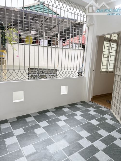 Lô góc Bùi Xương Trạch, hai thoáng ngõ rộng thông 3 gác đỗ cửa, 37m² - 4