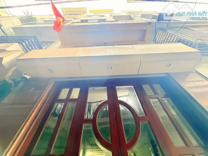 MẶT NGÕ - HOÀNG HOA THÁM - THÔNG KINH DOANH -Ô TÔ ĐỖ CỬA- NGAY GẦN PHỐ -NHÀ ĐẸP Ở NGAY - 4