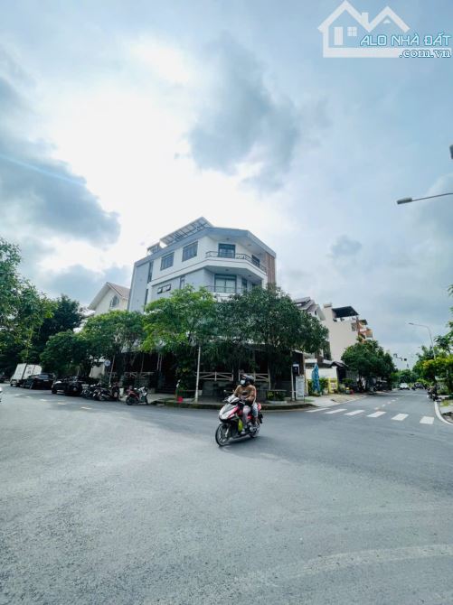 Vị trí đẹp ! Chủ bán đất tặng nhà _ KDCVăn Minh gần Nút giao An Phú_4 tầng 140m2 ngang 8m - 4