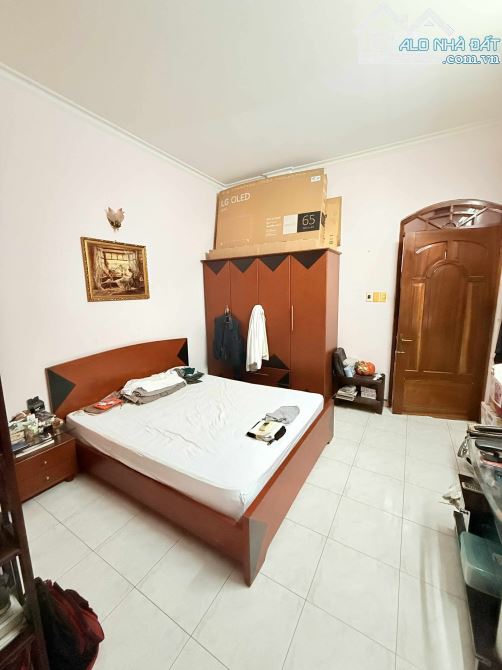 BÁN NHÀ MẶT TIỀN HẺM 8M NGUYỄN TRỌNG TUYỂN - NGUYỄN VĂN TRỖI - DT:90M2 - 3 TẦNG - CHỈ 14 T - 4