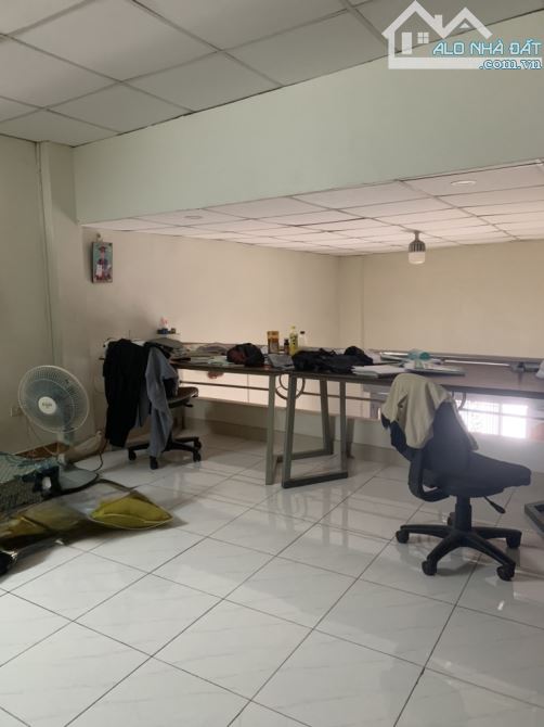 Bán nhà mặt tiền đường nhựa 8M-Hoàng Trọng Mậu Quận 7-50m2 nở hậu ngang 5M,giá 8.x tỷ - 4