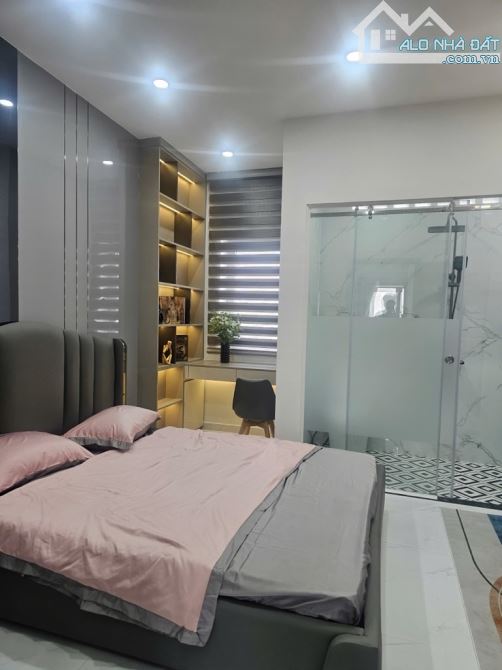 Nhà 5 tầng hẻm xe hơi 4m diện tích 4x15,5m đủ 62m2 đường Lê Đức Thọ Phường 13 Gò Vấp 8,88T - 4
