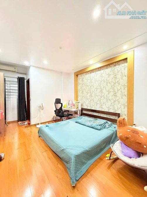 Bán nhà 5 tầng khu phân lô Văn Cao  - Diện tích: 72m2 - Công năng sử dụng: 5 ngủ 5 wc - 4