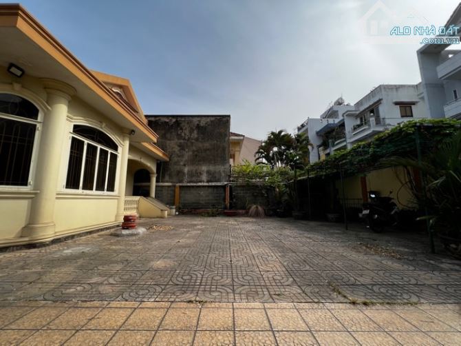 BIỆT THỰ CỔ - 462M² - TÂN BÌNH - MẶT TIỀN KHỦNG - SỔ VUÔNG ĐẸP - KHU VỰC QUAN CHỨC - 4