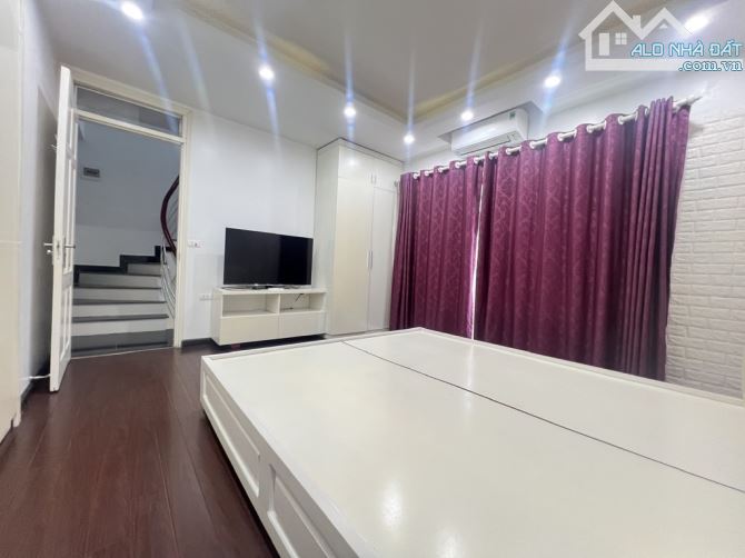 Thạch Bàn, vỉa hè ô tô tránh, Thạch Bàn, Hàng xóm Himlam - 4