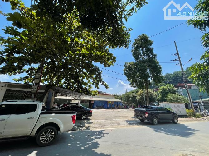 🤗🍑CHUYỂN NHƯỢNG NHÀ GIÁP CHỢ DUYÊN HẢI - TT Lào Cai 1 - Dt80m2 - 3,x tỷ- sổ cất két - 4