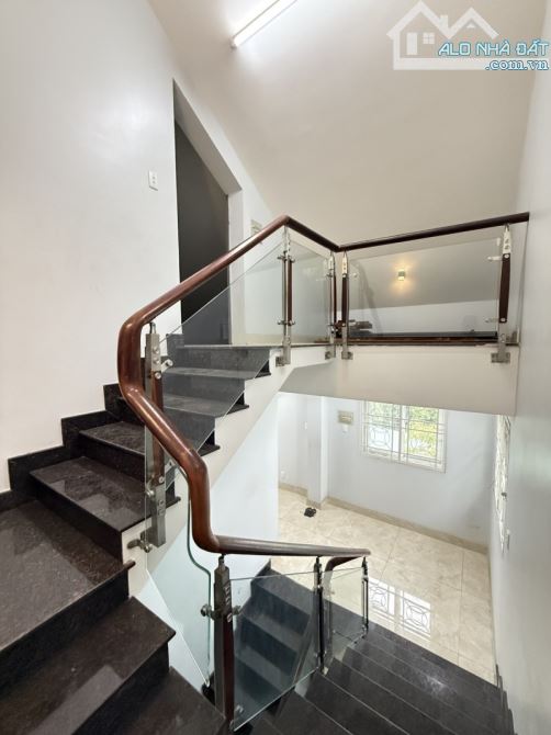 CẦN BÁN BIỆT THƯ CĂN ĐÔI GÓC – KDC VEN SÔNG – TÂN PHONG, QUẬN 7 – 258m² (15 x 18) – HẦM - 4