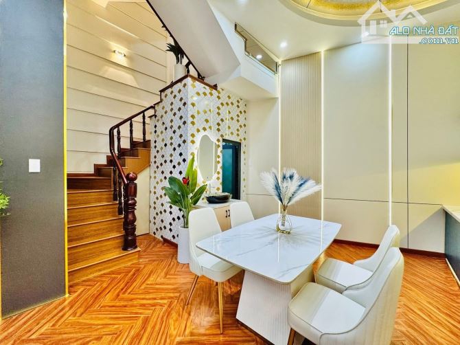 Cắt lỗ giảm sâu bán nhanh nhà Lê Văn Sỹ, Q3 - Giá 7tỷ190/60m2 - 4