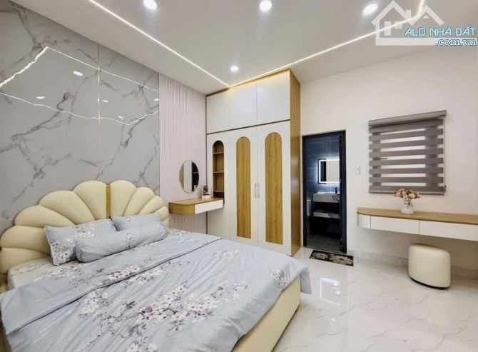 HÀNG ĐẸP CỰC HIẾM NHÀ ĐẸP NGAY NGUYỄN HỮU CẦU, QUẬN 1. GIÁ SỐC 5TỶ370 DT 66M2(4,4x15M) - 4