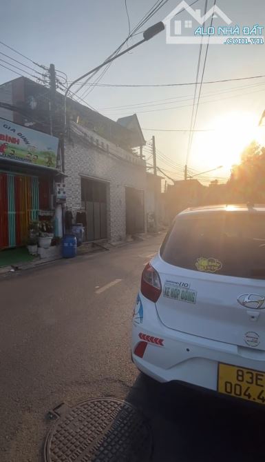 Bán Nhà 1 Trệt 2 Lầu + 7 Phòng Trọ, Trung Tâm Dĩ An, 240m2, sổ riêng, đường ô tô, giá mềm - 4
