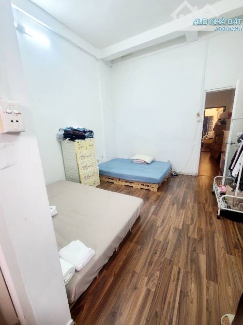 Bán gấp nhà đẹp ở ngay 2 mặt tiền chợ Hoàng Sỹ Khải, xe hơi ngủ nhà 110m3, SHR, HCĐ. - 4