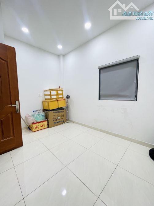 Nhà 4 tầng 5 PN  3 wc sân thượng ban công thoáng sổ hồng chính chủ giá nhỉnh 6 tỷ - 4