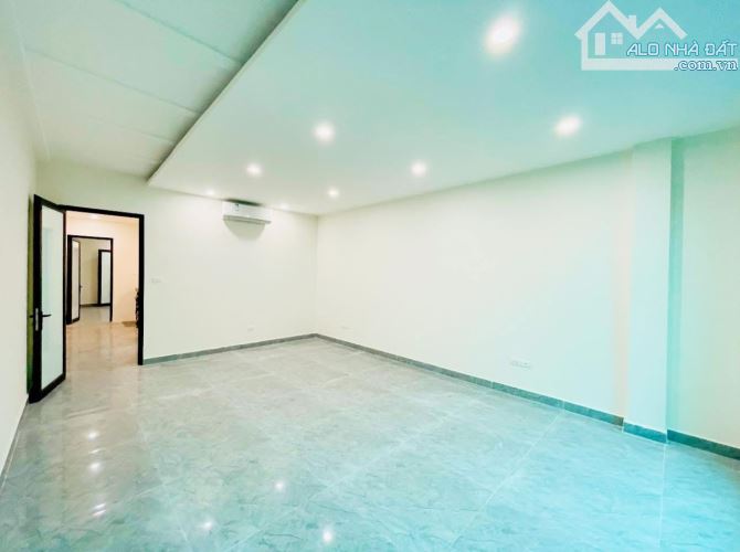 Mặt phố Hoàng Ngân - 6T thang máy vị trí đắc địa kinh doanh - 2 thoáng🌹DT 87m2 - MT 4.6m - 4