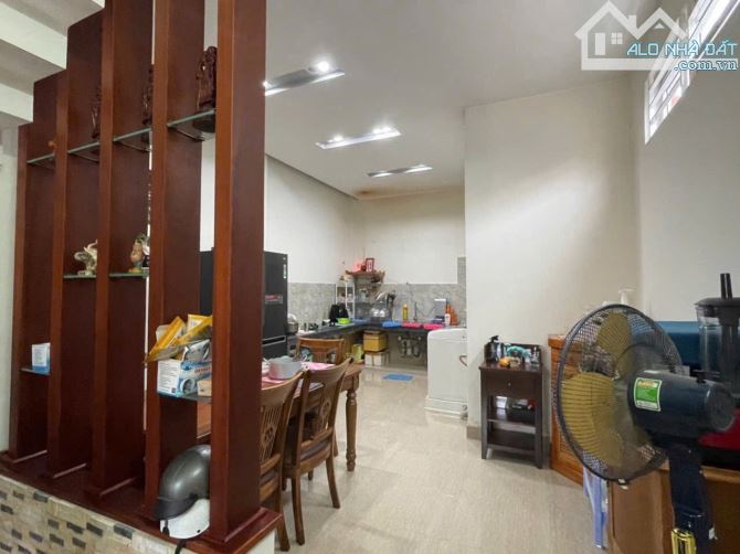 Bán nhà 1 trệt 2 lầu hẻm thông ô tô trung tâm biên hòa giá 3ty750 - 4