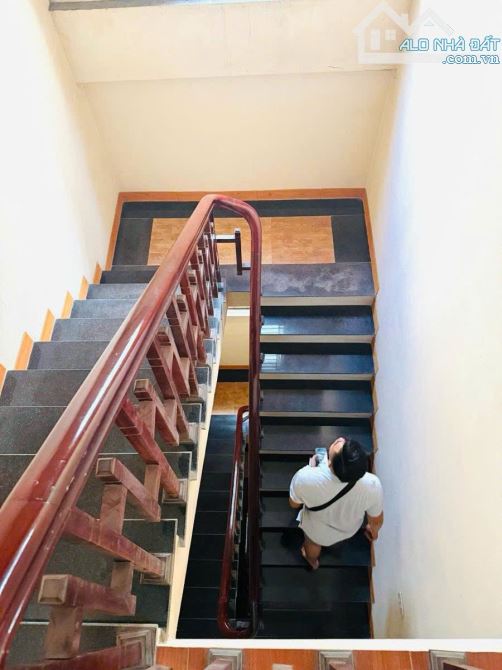 Bán nhà Xuân La, 31m2*5T, MT5m, ngõ to rộng, cách ô tô 30m, nhà đẹp ở ngay, 6.3 tỷ - 4