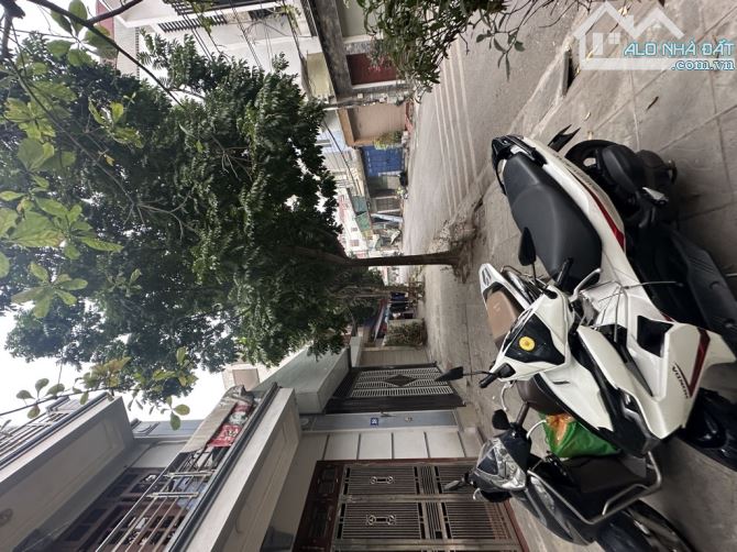 NHÀ TÁI ĐỊNH CƯ XÓM LÒ THANH AM - DẶNG VŨ HỶ VỈA HÈ - Ô TÔ TRÁNH HƠN 10TỶ - 4