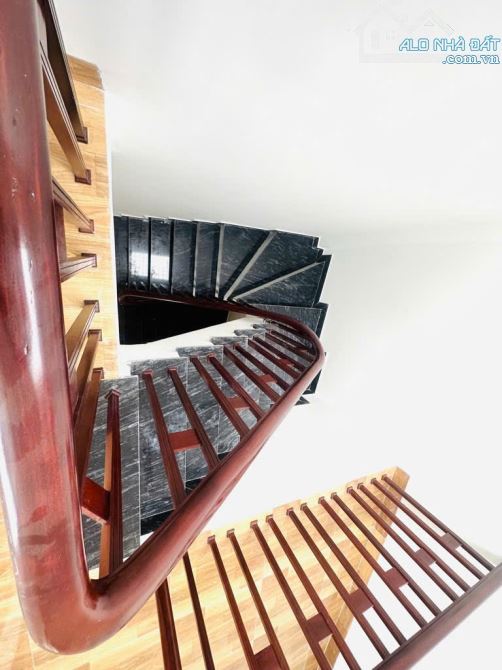 Bán nhà Phúc Lợi- 5 tầng mới-đẹp-xanh- mặt tiền khủng- phân khúc giá hiếm hoi còn xót lại - 4