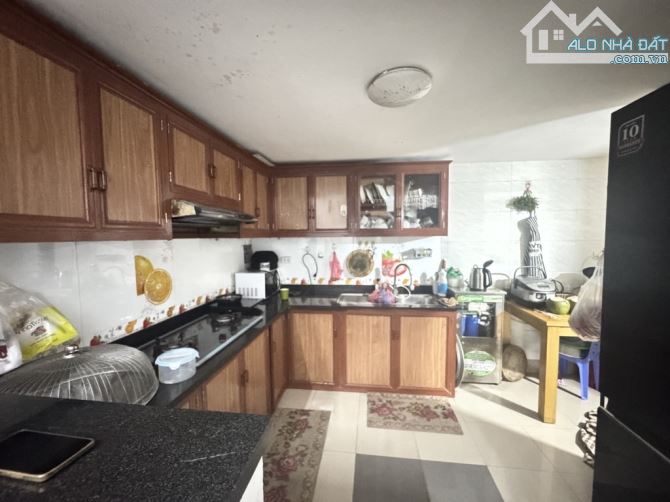 7,65 TỶ - 60M2 x 3 TẦNG NHÀ DÂN XÂY PHỐ NGỌC THUỴ - NGÕ Ô TÔ 7 CHỖ LÙI VÀO CỬA NHÀ - 4