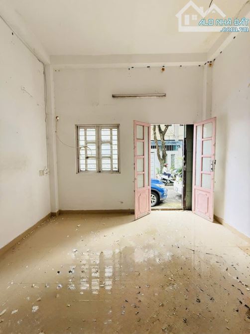 NGUYÊN SÚY - HẺM XE HƠI – GẦN CHỢ TÂN HƯƠNG & AEON TÂN PHÚ – NHÀ ĐẸP GIÁ CHỈ 5,6 TỶ - 5