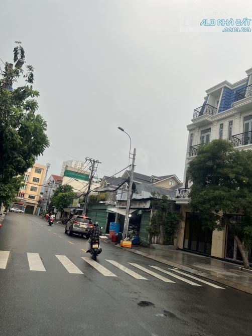 🏡 TRỊNH ĐÌNH TRỌNG-HOÀ THẠNH – TÂN PHÚ – NHÀ 5 TẦNG – GARA ÔTÔ – 8.8 TỶ  ✅ Diện tích: 4 x - 5