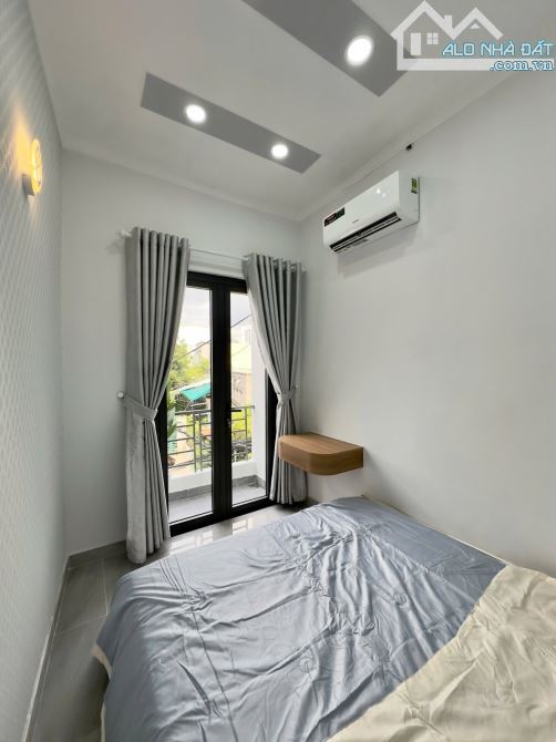 BÁN NHÀ 2 mặt hẻm vuông góc 24m2 chỉ 3 tỷ khu vip p10 GV - 5