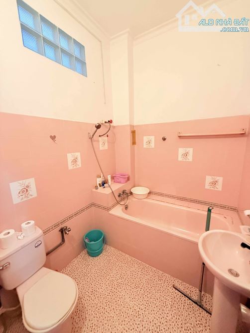 BÁN NHÀ MẶT TIỀN HẺM 8M NGUYỄN TRỌNG TUYỂN - NGUYỄN VĂN TRỖI - DT:90M2 - 3 TẦNG - CHỈ 14 T - 5