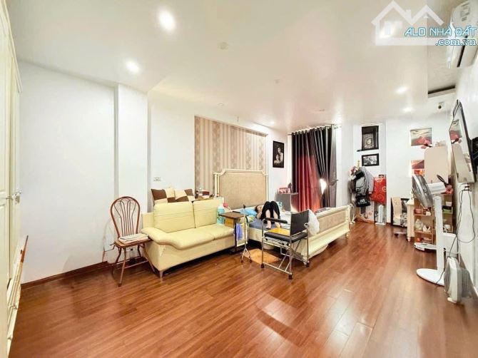 Bán nhà 5 tầng khu phân lô Văn Cao  - Diện tích: 72m2 - Công năng sử dụng: 5 ngủ 5 wc - 5