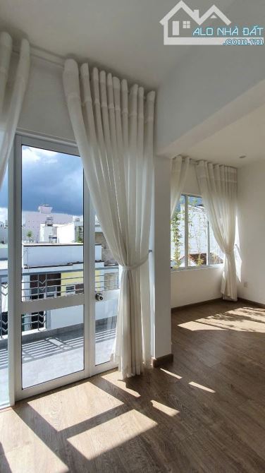 🌈Bán nhà đẹp 3 tầng hẻm oto đường Quốc Tuấn - Giá 5,7 Tỷ - Tp Nha Trang Diện tích: 64,4m2 - 5