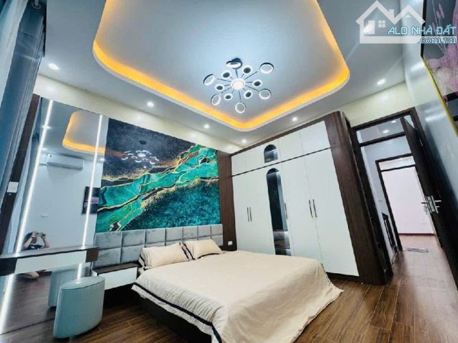 Trường Chinh - Mặt ngõ thông kinh doanh - Ô tô qua nhà - Cách phố 30m - Nhà mới - 5