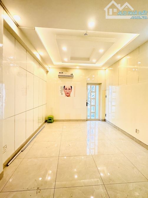MTKD NGAY 3/2 SẦM UẤT - ĐƯỜNG 30M VỈA HÈ 4M- KD CỰC ĐỈNH 50M2 6 TẦNG NỞ HẬU NHỈNH 22 Tỷ - 5
