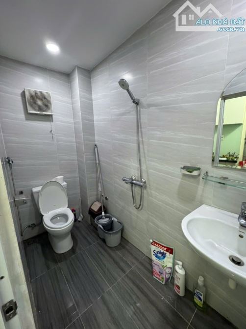 NHÀ P3 Q8 HẺM XE HƠI THÔNG- Cách trường Tiểu học Âu Dương Lân-chợ Rạch Ông chỉ 200m. - 5