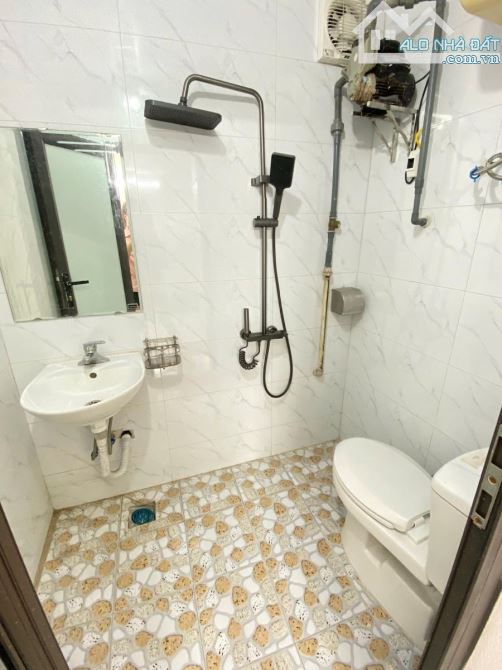Ô TÔ ĐỖ CỬA – TẬP THỂ BÁCH KHOA – 3 PHÒNG NGỦ – SỔ ĐỎ RIÊNG – CHỈ 4.35 TỶ 🌹 - 5