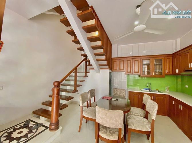Hiếm - Nhà Thuỵ Phương 5 tầng 40m2 lô góc - ô tô đỗ cửa - gần ô tô tránh, ngõ thông - sổ x - 5