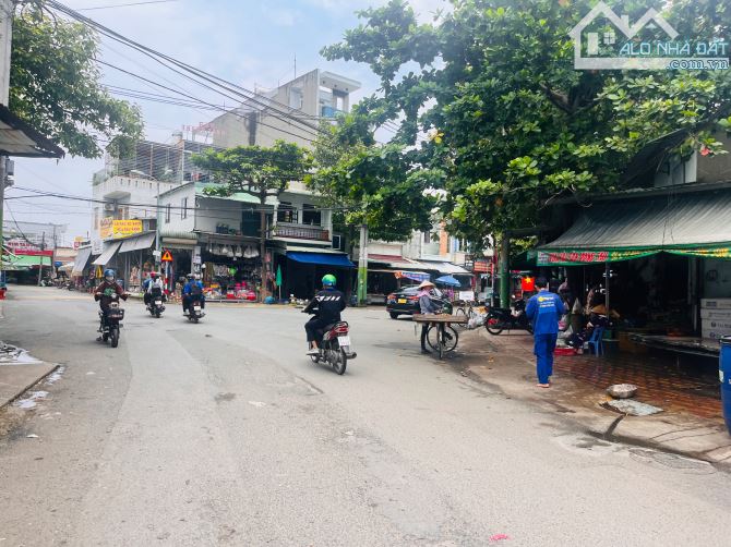 Bán Nhà 1 Trệt 2 Lầu + 7 Phòng Trọ, Trung Tâm Dĩ An, 240m2, sổ riêng, đường ô tô, giá mềm - 5